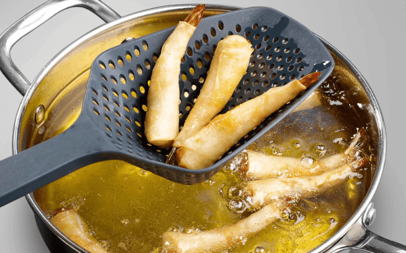 Vá ráo dầu lớn Joseph Joseph Scoop Plus Large