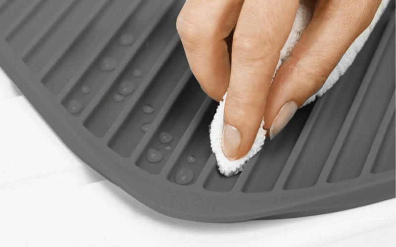 Khay úp ly tách chống trầy Joseph Joseph Flume Large (Grey) 85089