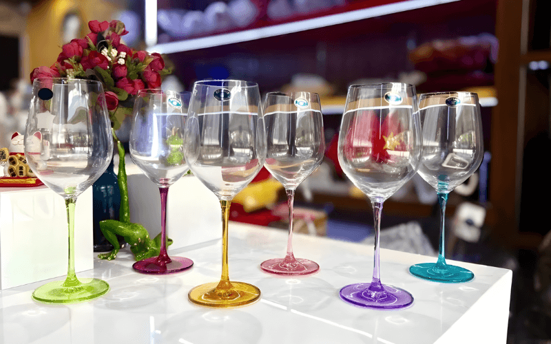 Set 6 ly vang Uria màu chân 480ml Crystal Bohemia