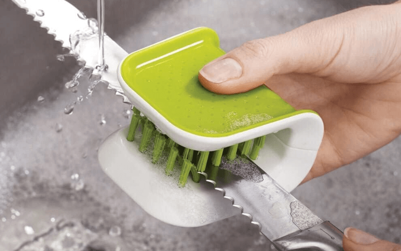 Bàn chải vệ sinh dao chuyên dụng Joseph Joseph BladeBrush (Green) 85105