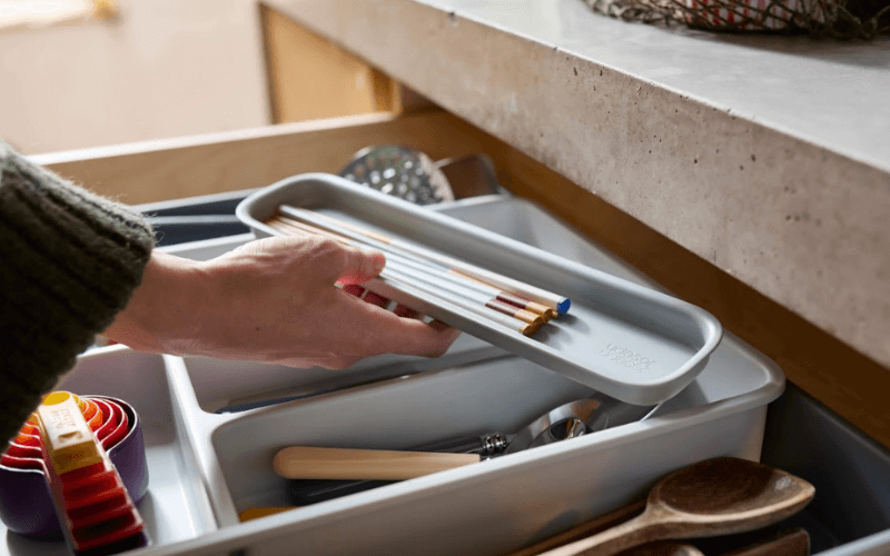 Khay đựng chia ngăn đa năng Joseph Joseph nới rộng 8500016