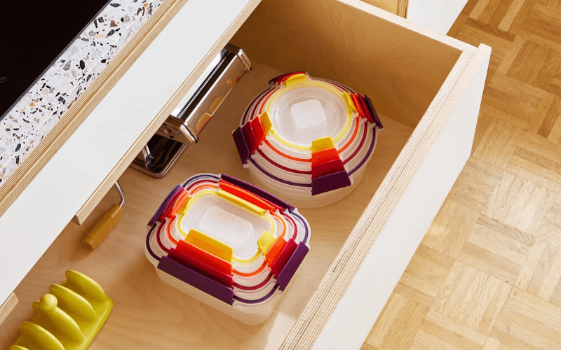 Bộ 8 Hộp Tròn & Vuông Joseph Joseph 1000013 thiết kế xếp chồng