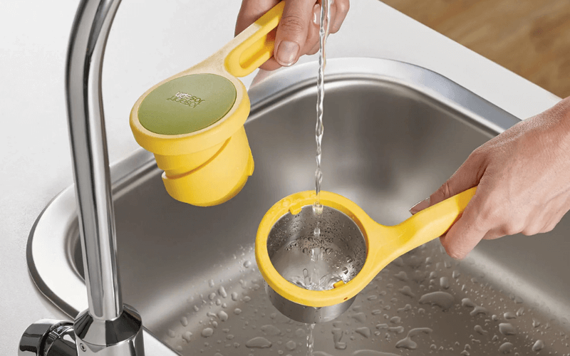 Dụng cụ ép chanh cộng lực Joseph Joseph Helix™ 20101 tháo rời thông minh