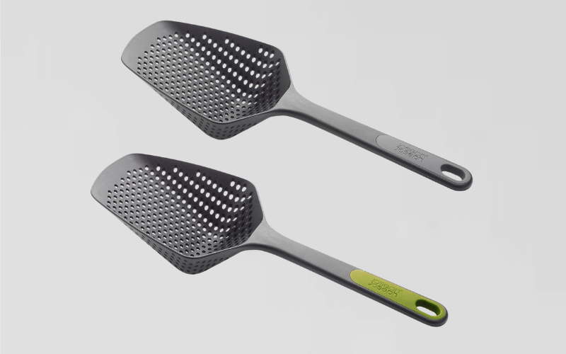 Vá ráo dầu lớn Joseph Joseph Scoop Plus Large