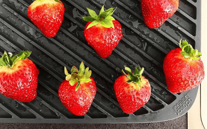 Khay úp ly tách chống trầy Joseph Joseph Flume Large (Grey) 85089