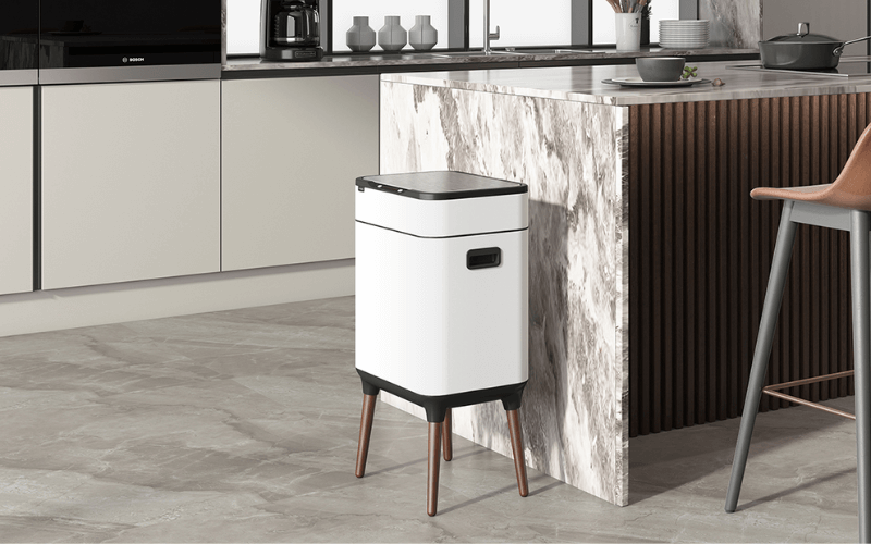 Thùng rác cảm ứng ELPHECO nắp inox 20 L có thùng rác rời bên trong, có chân & khử mùi ozone, nhiều màu