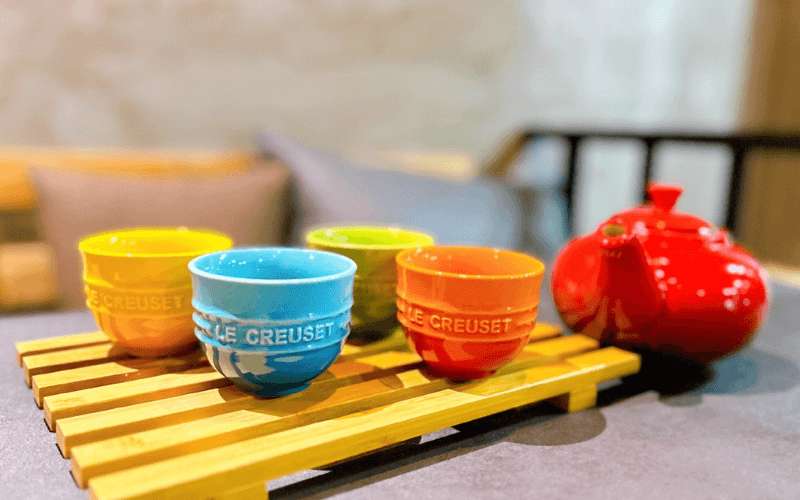 Bộ ấm chén cầu vồng 5 món Le Creuset