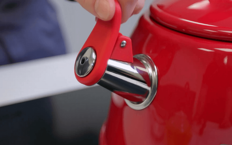 Ấm đun từ thổi sáo SMEG CKLW2001 thổi sáo khi nước sôi