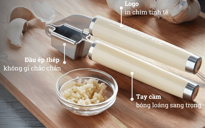 Dụng cụ ép tỏi KitchenAid Coreline KAG132 với đầu ép thép không gỉ