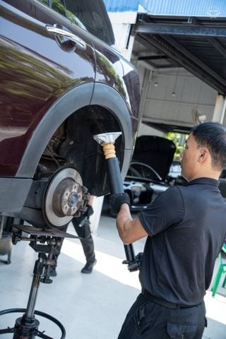 Khi Nào Nên Thay Giảm Xóc Ô Tô? Dấu Hiệu Nhận Biết Và Tác Hại Nếu Chậm Thay