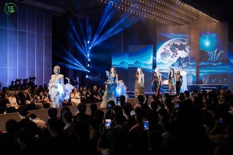 Ngắm nhìn trọn vẹn BST Nước - Dòng chảy hồi sinh tại GreenLife Legacy