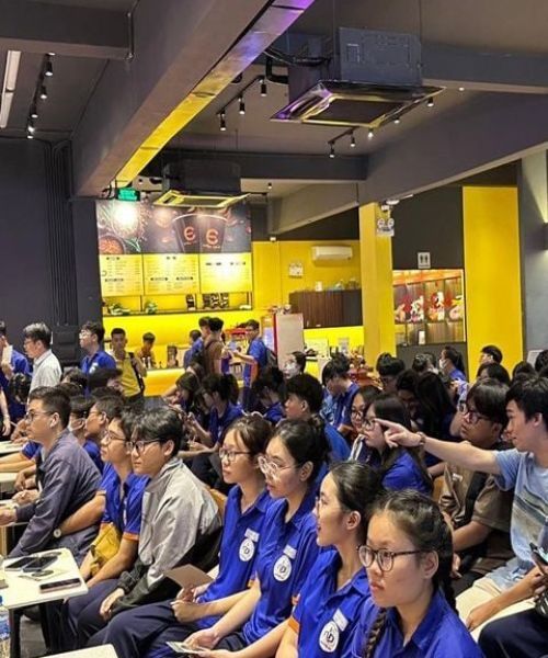 Tổ chức sự kiện