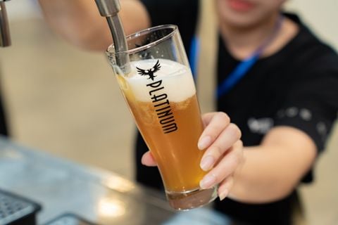 ĐI TÌM GIÁ TRỊ TRẢI NGHIỆM CỦA BIA THỦ CÔNG PLATINUM!