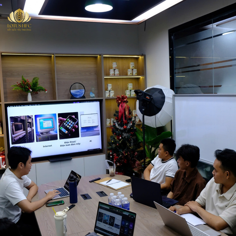 LOTUS.HFC - NÂNG CẤP ỨNG DỤNG AI TĂNG HIỆU QUẢ VÀO CÔNG VIỆC