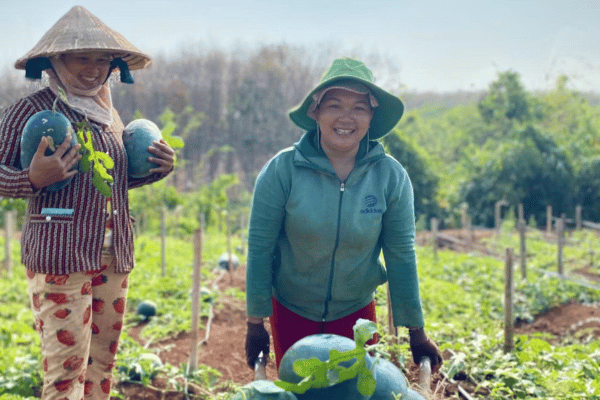 Tư duy nông dân - Bài học ngược cho ông chủ và nhà khoa học lớn
