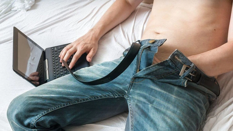 Nghiện Phim 18+ Hơn Bạn Đời Thật: Dấu Hiệu Cảnh Báo Và Giải Pháp Cân Bằng Từ Chuyên Gia SieuThiTinhYeu.vn