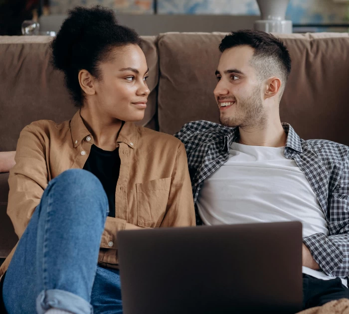 Có Lẽ Chồng Biết Tôi Xem Phim Sex: Nỗi Khó Xử Thầm Lặng Trong Hôn Nhân Trẻ