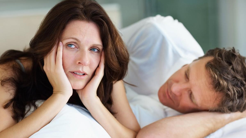 Khô Âm Đạo Ở Phụ Nữ: Nỗi Buồn Thầm Lặng Và Cách Lấy Lại Sự Tự Tin, Gần Gũi Trong Hôn Nhân