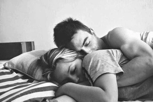 Mỗi Lần Gần Gũi, Chồng Chỉ “Làm Có” Vài Chục Giây Rồi Chán: Nỗi Đau Thầm Lặng Của Người Vợ Và Cách Khơi Lại Lửa Yêu Thương