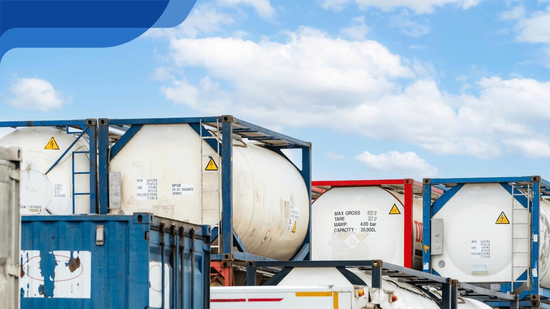 Nguồn hóa chất nhập khẩu hay nội địa: Đâu là lựa chọn tối ưu?