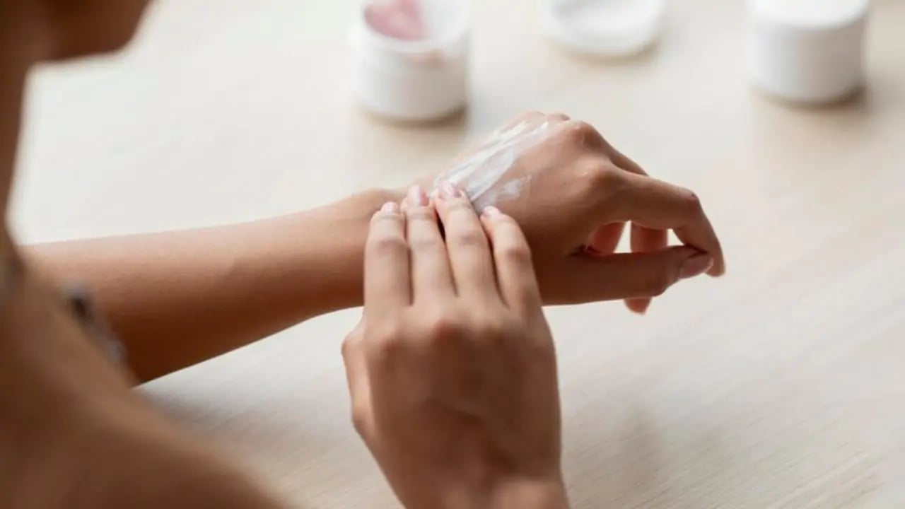 Dưỡng Da Tay Mùa Đông: 10 Sản Phẩm Đáng Mua Giúp Da Tay Luôn Mềm Mại