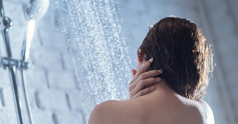 Tắm Nước Nóng Vào Mùa Đông – Lợi Ích Và Những Điều Cần Tránh