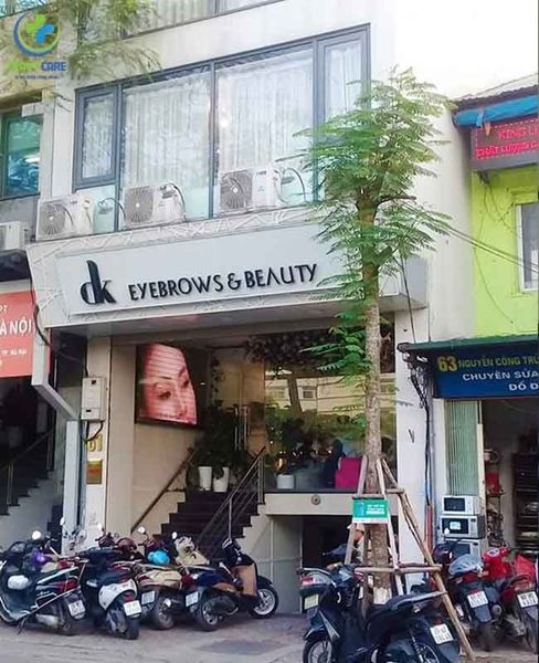 Cơ sở mặt tiền khang trang, hiện đại của DK Eyebrows Beauty.