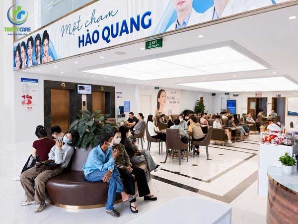 Không gian tư vấn sang trọng với các trang thiết bị hiện đại tại Kangnam Beauty.