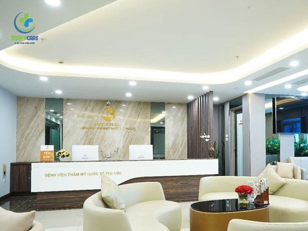 Không gian sảnh chờ sang trọng tại địa chỉ triệt lông mặt uy tín Bệnh viện Thẩm mỹ Quốc tế Thu Cúc.