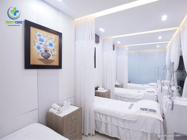 Không gian phòng điều trị kín đáo, thiết kế theo phong cách hoàng gia tại Ngọc Dung.