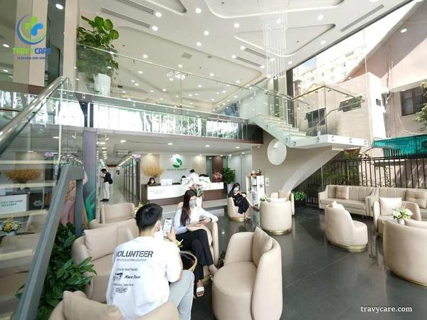 Mặt tiền khang trang của một chi nhánh thuộc hệ thống Seoul Center.