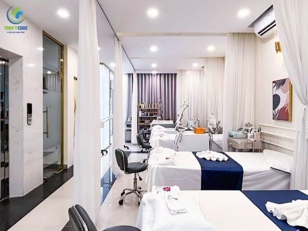 Khu vực giường spa êm ái, mang lại trải nghiệm nhẹ nhàng tại Seoul Center.