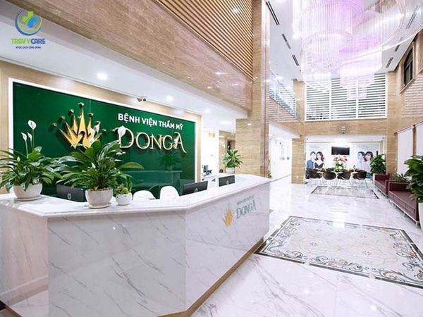 tại phòng điều trị của Đông Á Beauty Clinic.