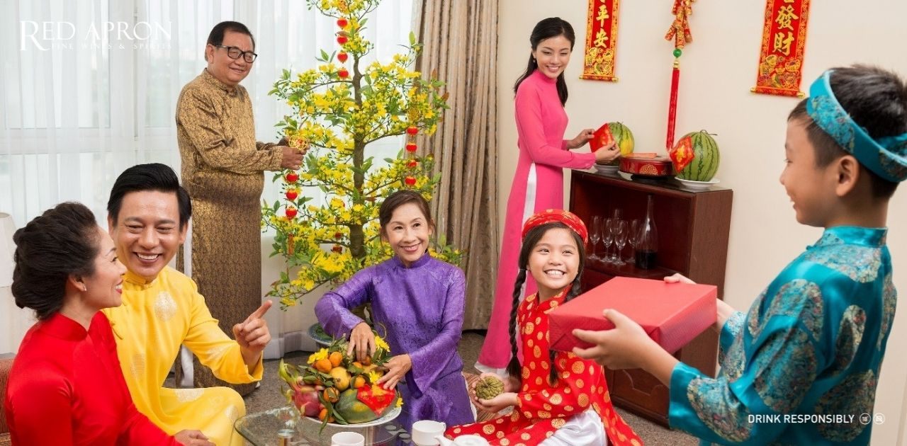 Gợi ý 15+ món quà Tết cho bố mẹ ý nghĩa, thiết thực và sang trọng 2026