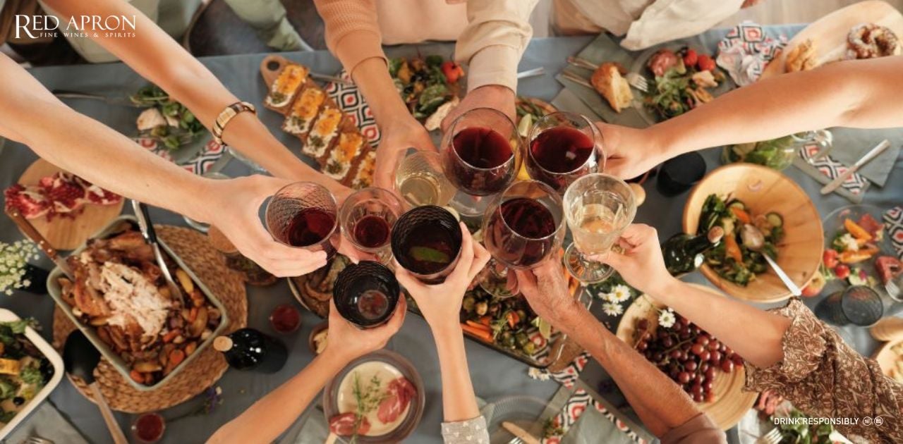 Cách mời rượu khéo léo khi tiếp khách, tiệc cưới