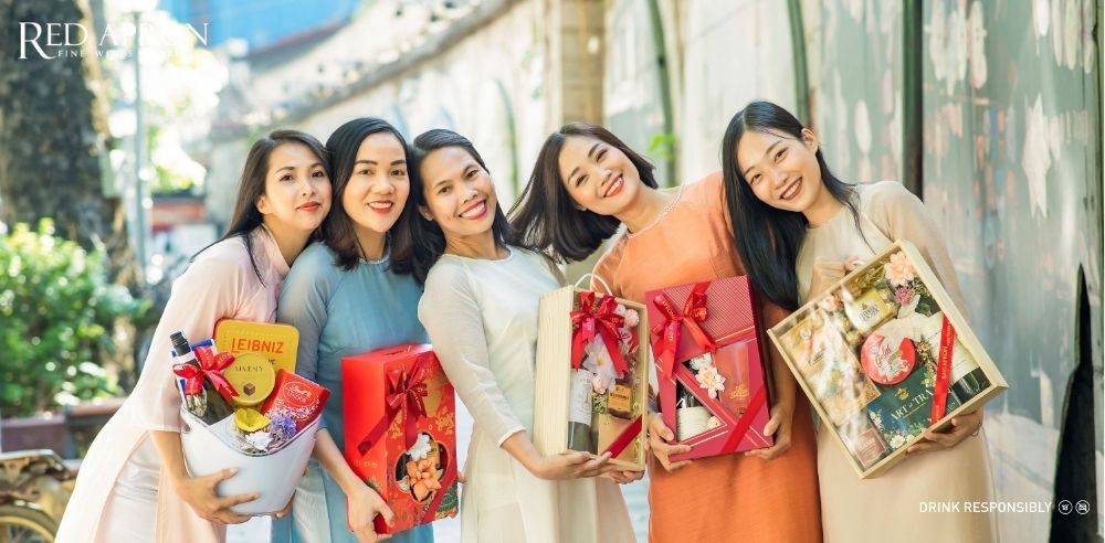 MUA GIỎ QUÀ TẾT HÀ NỘI CAO CẤP 2025 | RED APRON