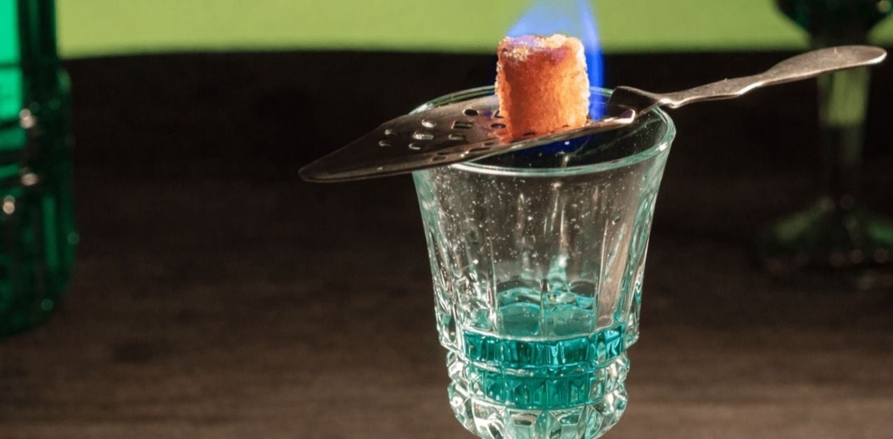 Top 10 loại rượu mạnh nhất thế giới với nồng độ cồn cao nên thử