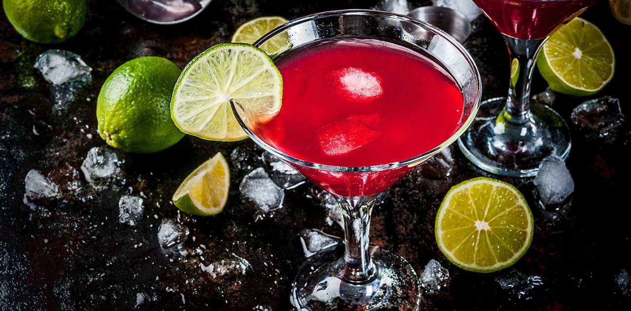 Rượu Vodka là gì? Độ rượu, công thức pha với trái cây và làm cocktail