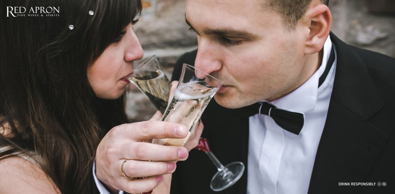 Uống rượu giao bôi trong lễ cưới: Nguồn gốc, ý nghĩa và nghi thức