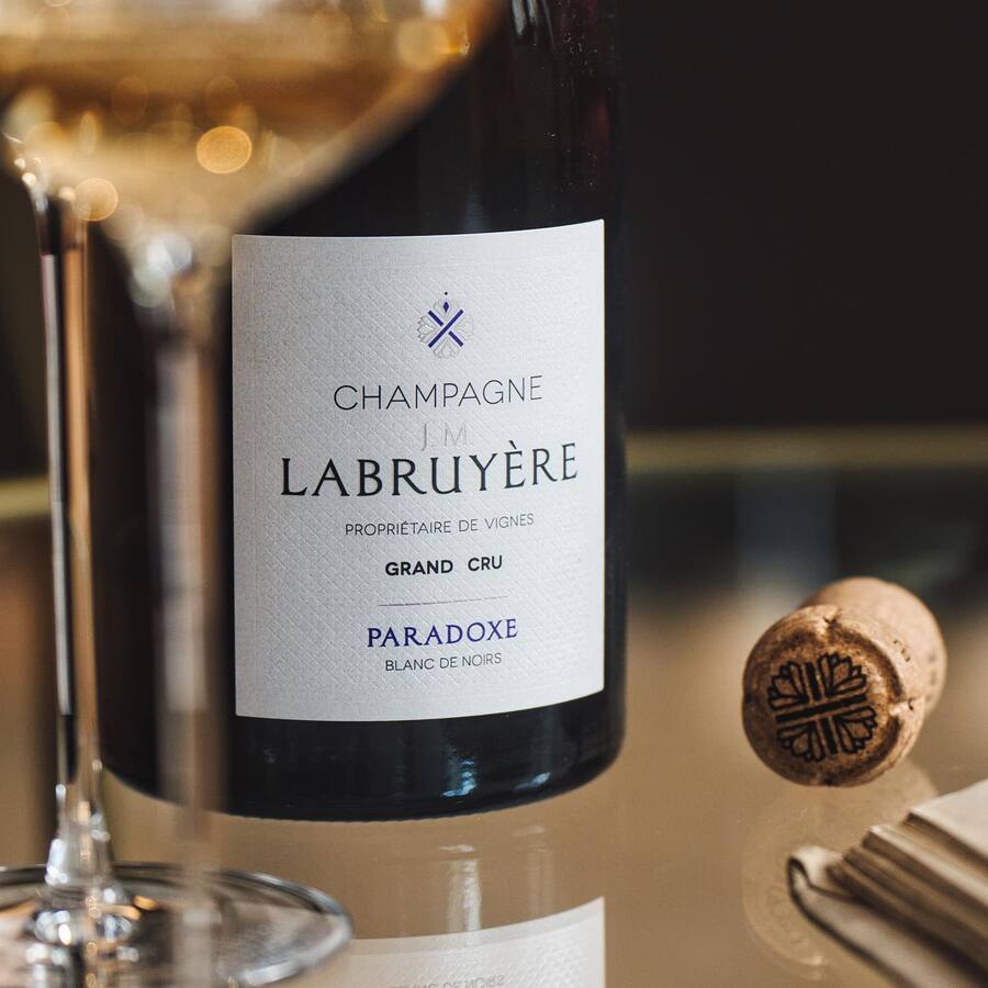 Chai Champagne JM Labruyere Paradoxe Blanc de Noirs Grand Cru (Pinot Noir).