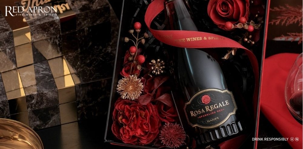 Nên tặng quà tết gì cho đồng nghiệp nữ với rượu vang và chocolate