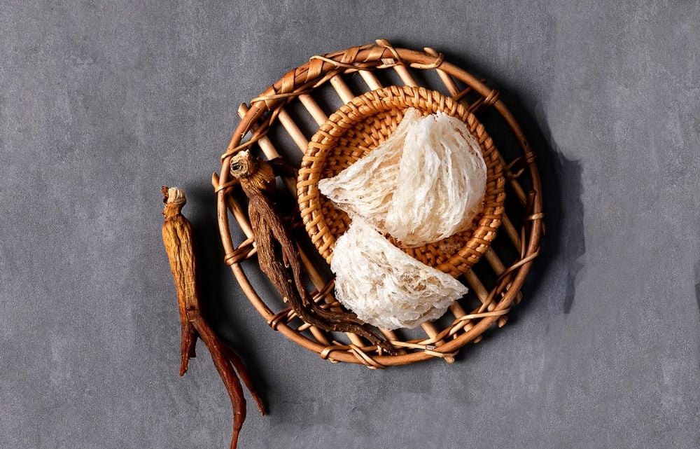 Các món quà sức khỏe như yến sào và nhân sâm dành cho ông bà