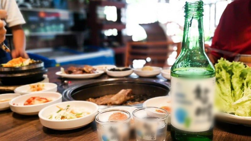 Tìm hiểu văn hóa và nguồn gốc của rượu Soju