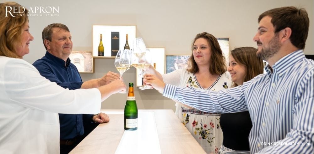 Nâng ly Champagne Charles Mignon – thanh lịch, chuẩn mực cho mọi khoảnh khắc.