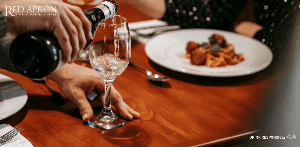 Trải nghiệm ẩm thực tinh tế với rượu vang 10 triệu và món ăn cao cấp.