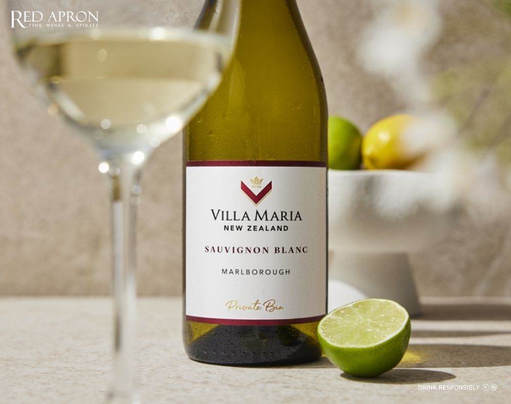 Mozzarella và Ricotta dùng cùng Sauvignon Blanc và Prosecco trong set rượu vang và phô mai