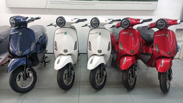 HALIMVespa-showroom