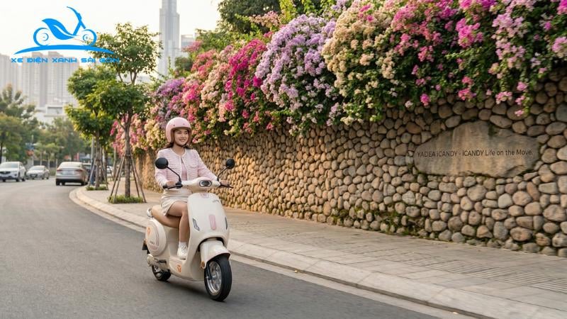 YADEA iCANDY có thể di chuyển khoảng 60 km cho mỗi lần sạc đầy
