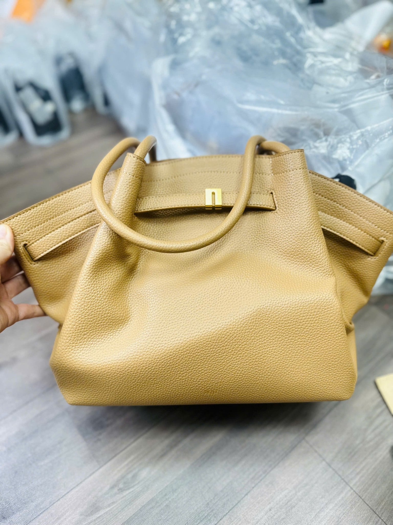 Cách Check Túi JW PEI Chính Hãng Chuẩn Nhất