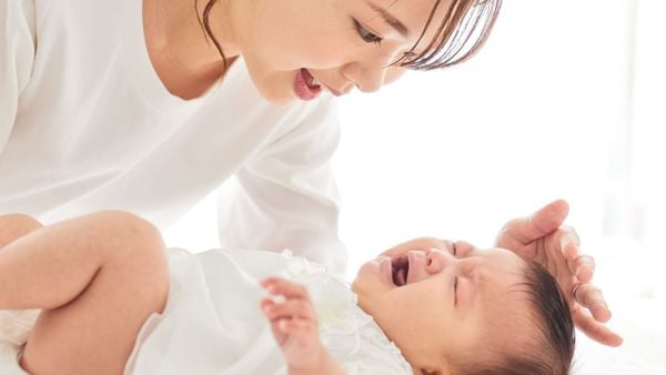 5 NGUYÊN NHÂN KHIẾN TRẺ KHÓC ĐÊM VÀ GIẢI PHÁP DÀNH CHO BA MẸ